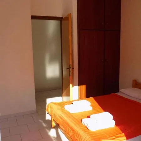 Afrodite 17 Spacious Apartment Айя-Евфимия